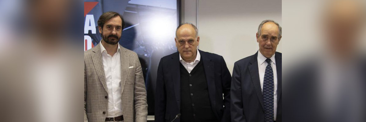 Javier Tebas junto con Roque  de las Heras y Arturo de las Heras