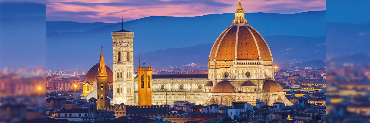  Vista panorámica de la Catedral de Florencia con su distintiva cúpula renacentista durante el crepúsculo.